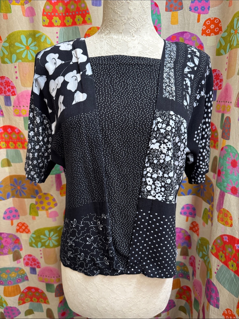 Liberty House Young Hawai'i S/S Floral Blouse. Medium?